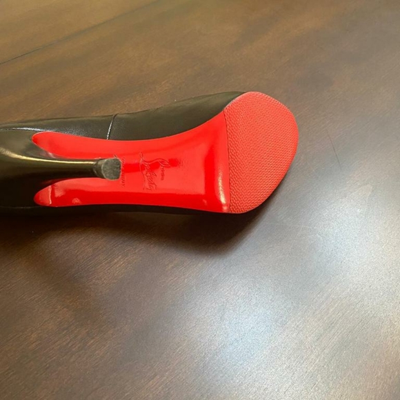 Shoe - Picture 2 of 2